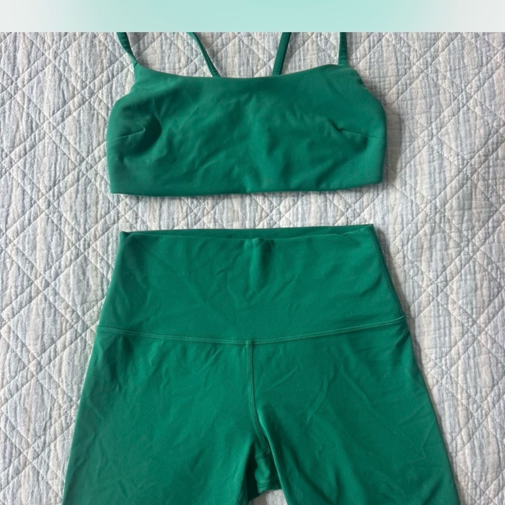 Lululemon workout set